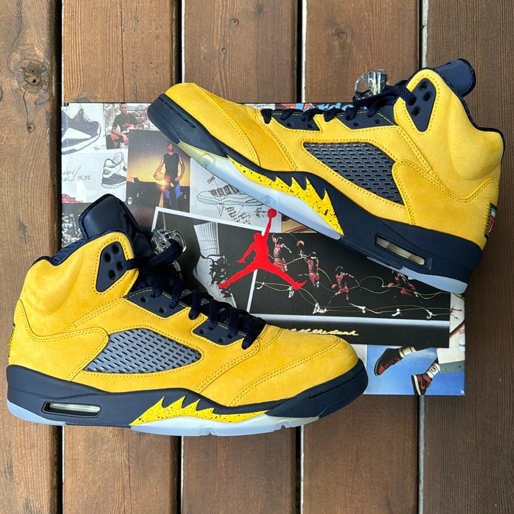 [NEW] Jordan 5 ‘Michigan'
